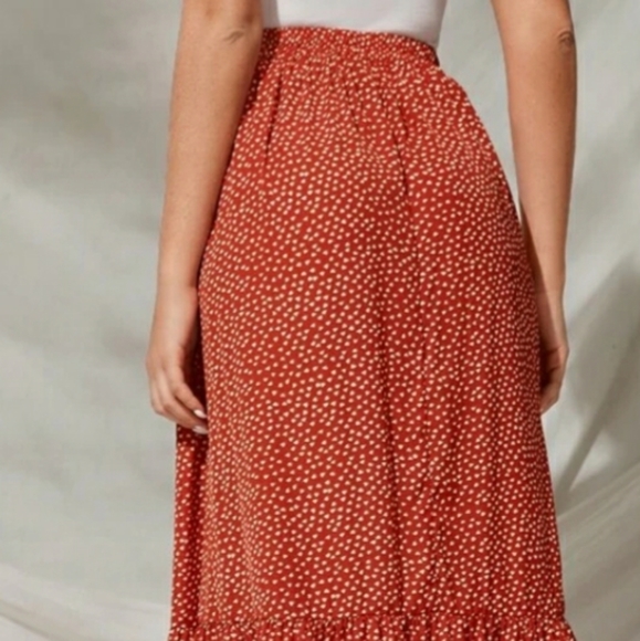 Beautiful Summery Skirt 2 Sizes Available - Picture 3 of 4